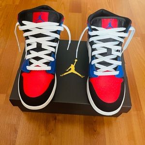 Kids Authentic Air Jordan 1 size 6.5 Grade School